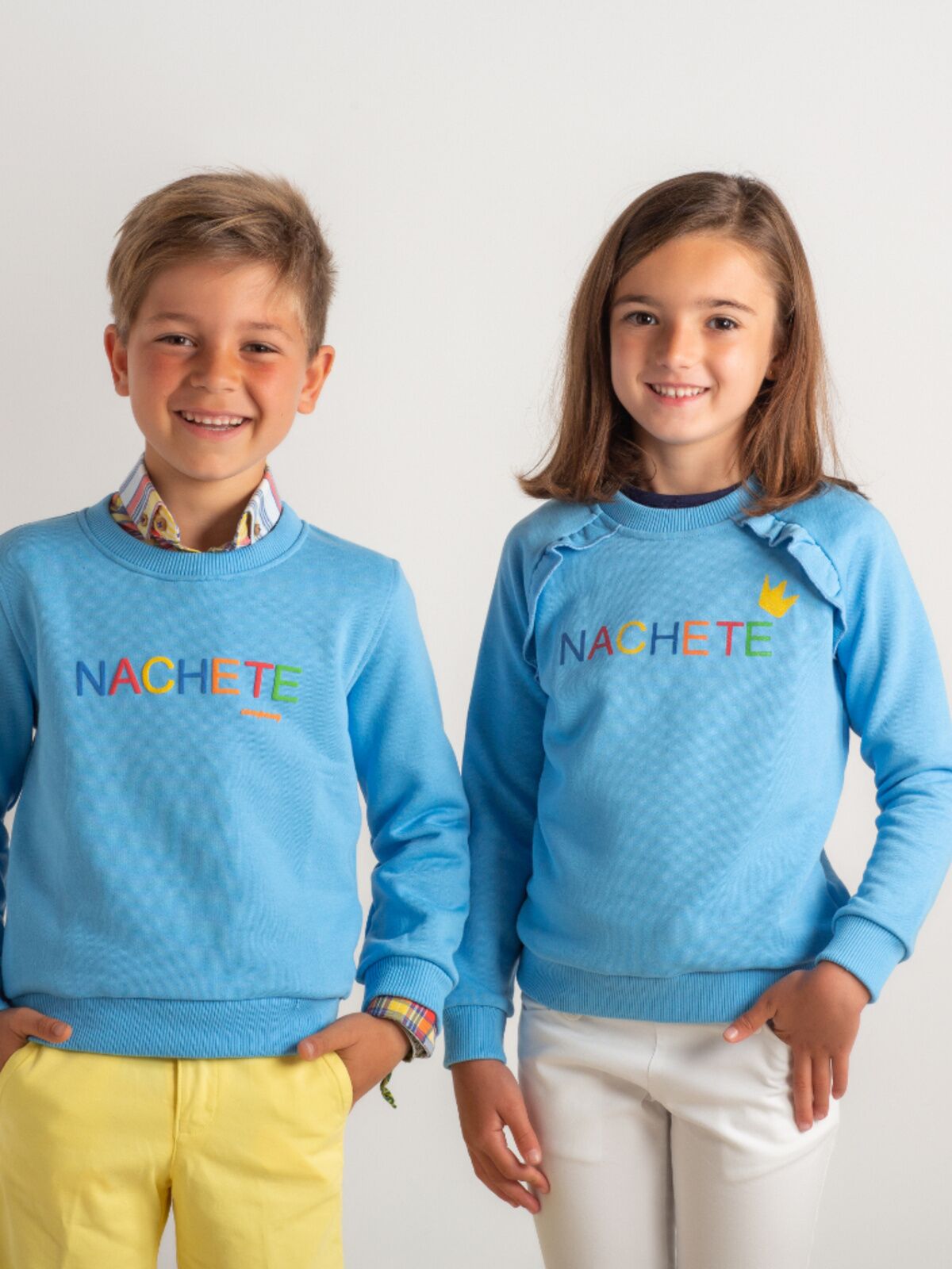 SUDADERA NIÑA LETRAS MULTICOLOR