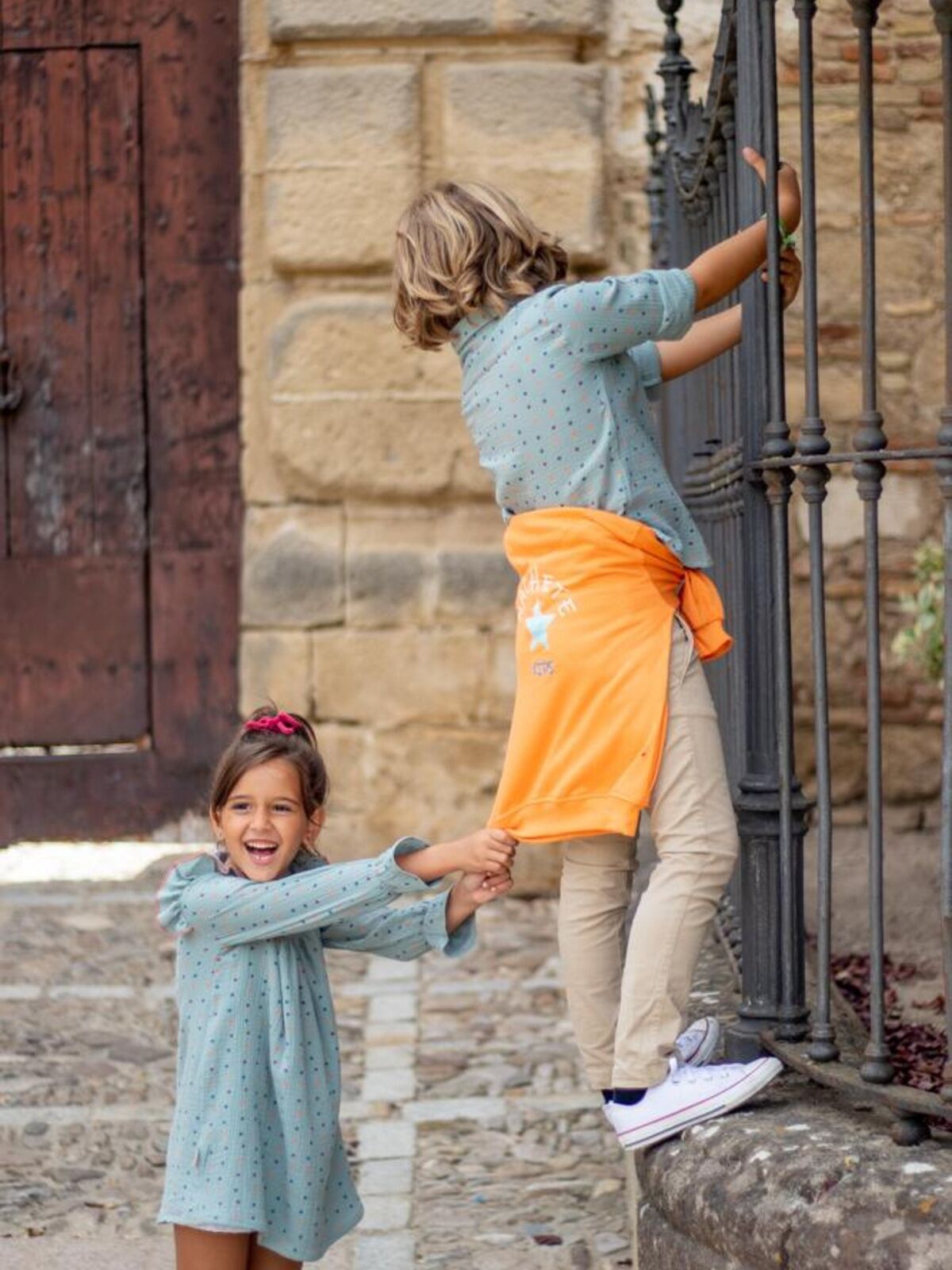 SUDADERA MANDARINA NIÑA