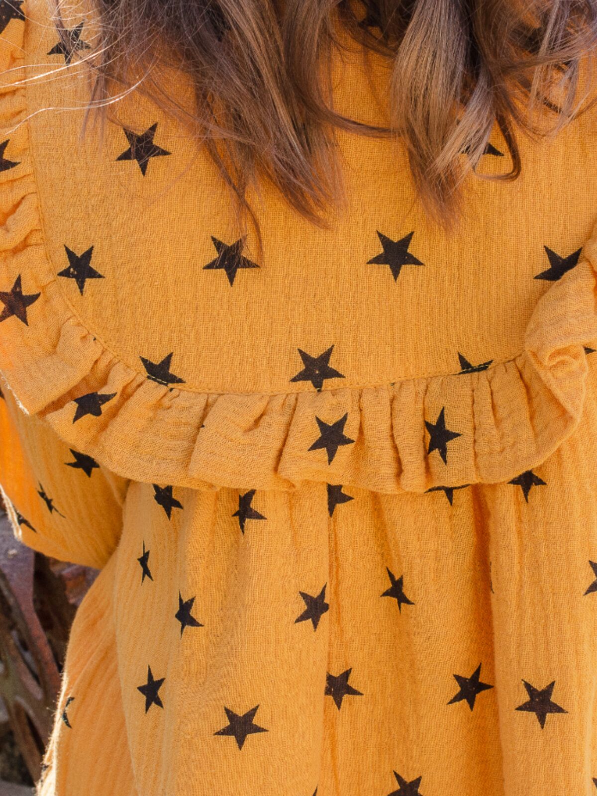 VESTIDO MOSTAZA ESTRELLAS