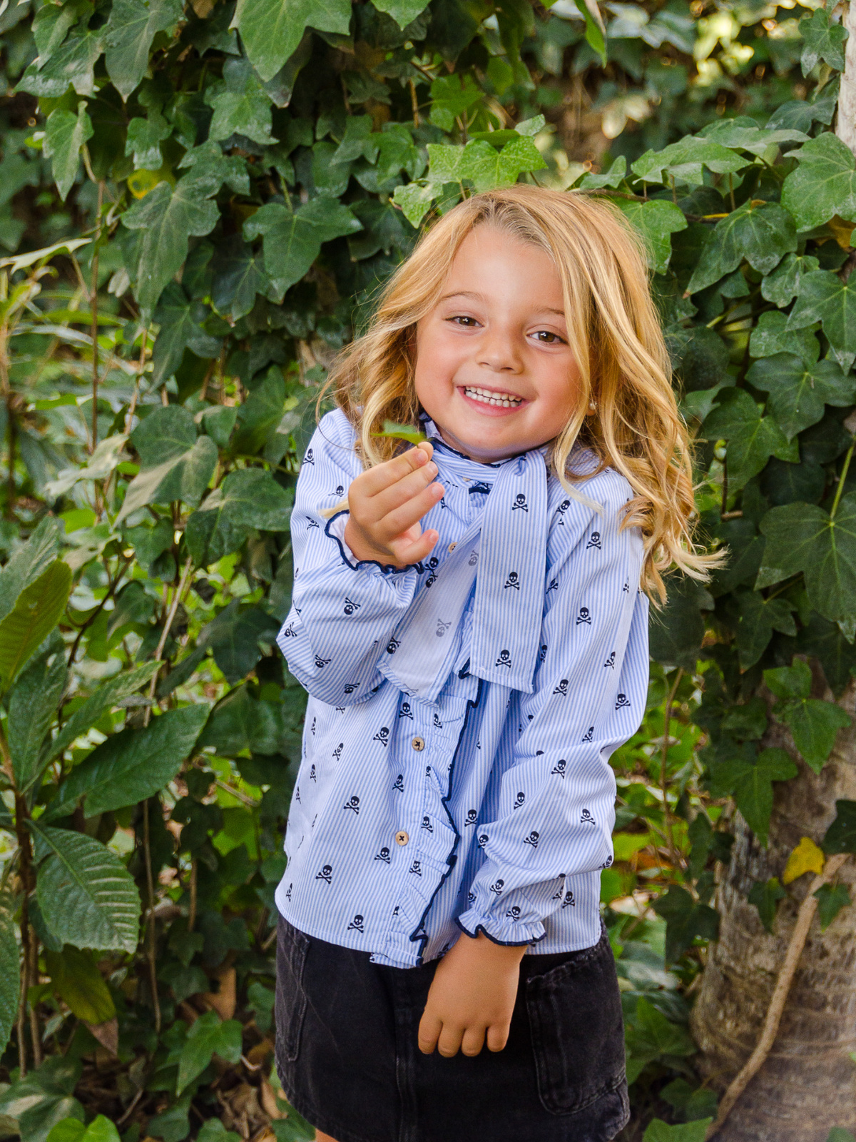 CAMISA DE NIÑA CALAVERAS