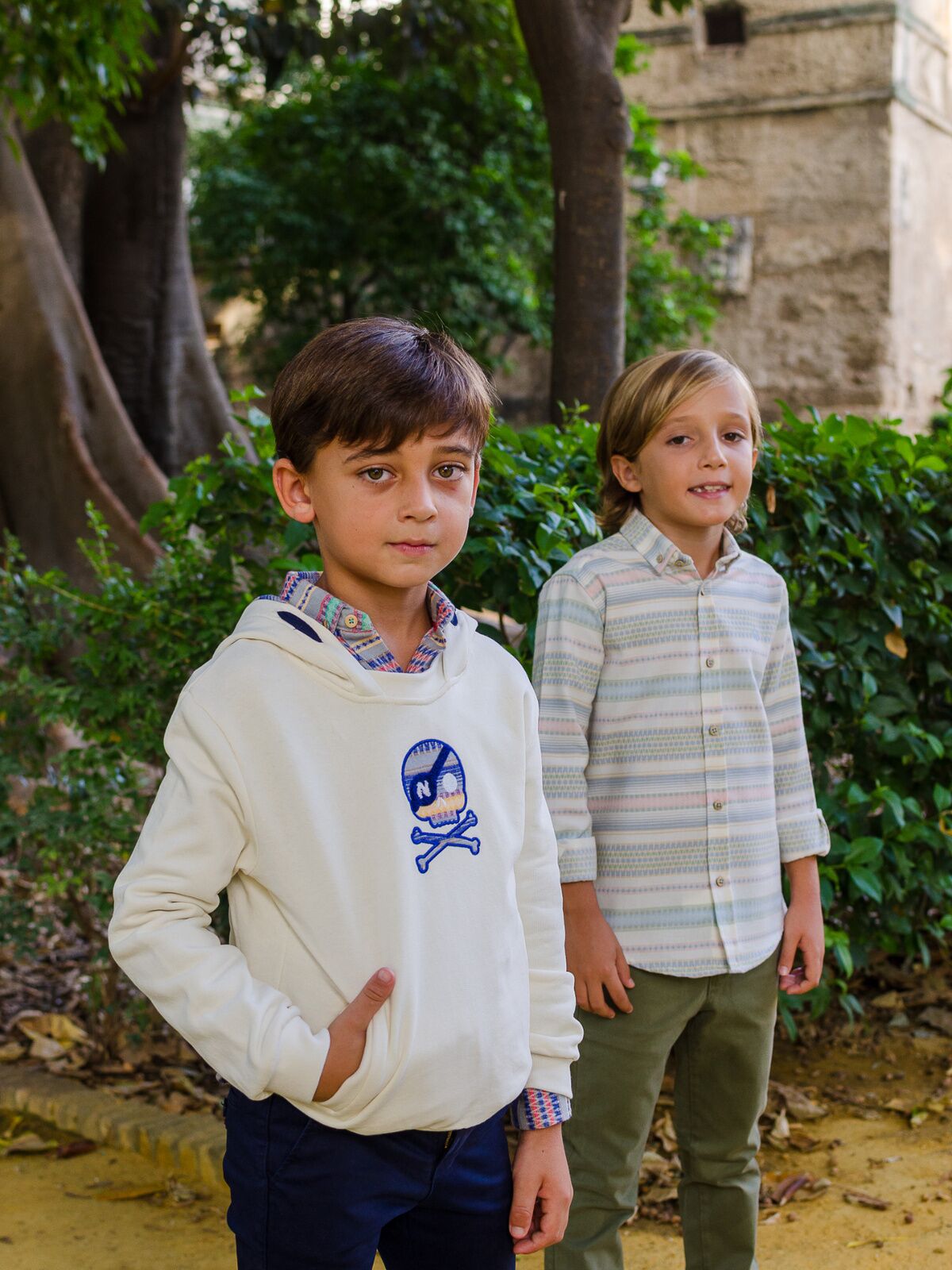 SUDADERA BEIGE PIRATA 