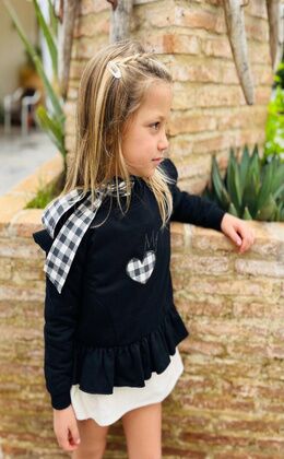 BLACK GIRL SWEATSHIRT 