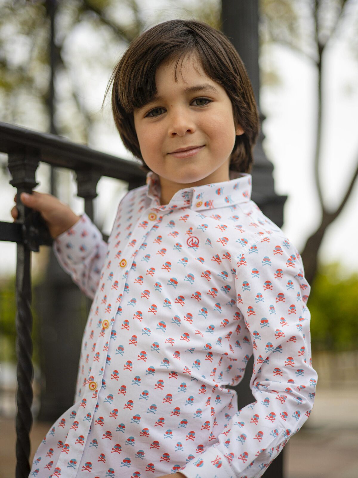 CAMISA CALAVERAS AZULES Y ROJAS