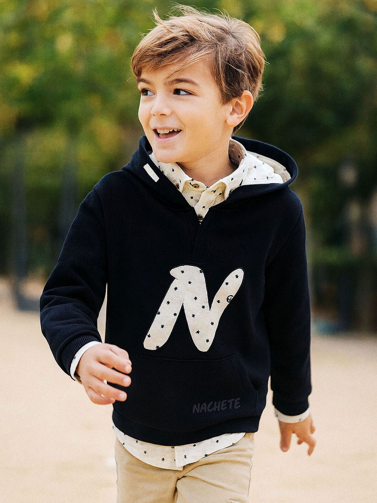 SUDADERA NIÑO NEGRA ESTRELLAS